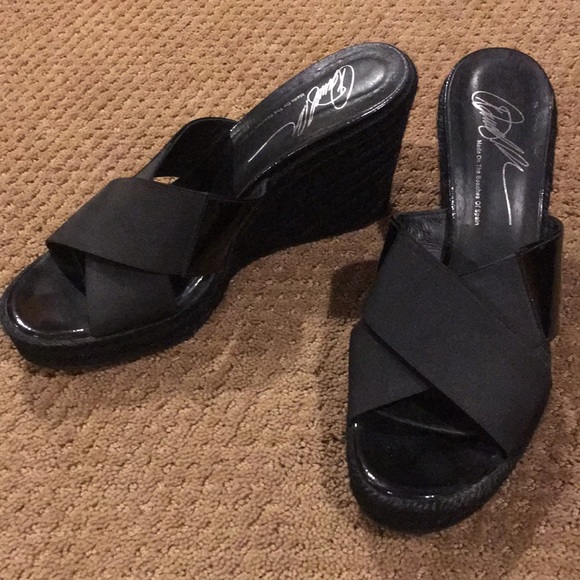 Donald J. Pliner Shoes - EUC Donald Pliner Black Wedge Espadrille Sandals 9